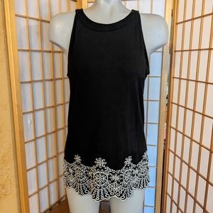 Adrianna Papell, sleeveless embroidered shirt, small